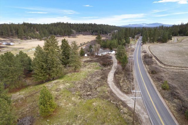36015 N MILAN-ELK Rd, Chattaroy, WA 99003
