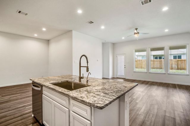 922 Youth Water Road, Montgomery, TX 77316