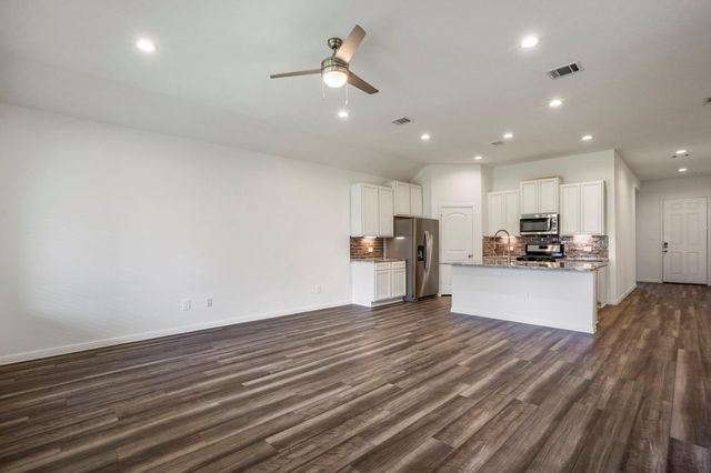 922 Youth Water Road, Montgomery, TX 77316