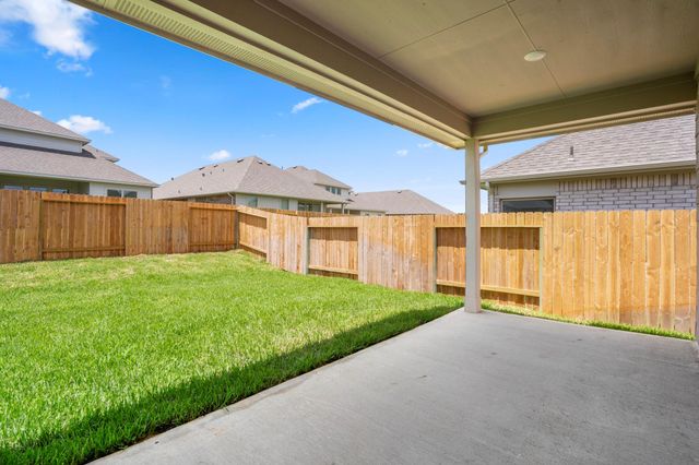 922 Youth Water Road, Montgomery, TX 77316