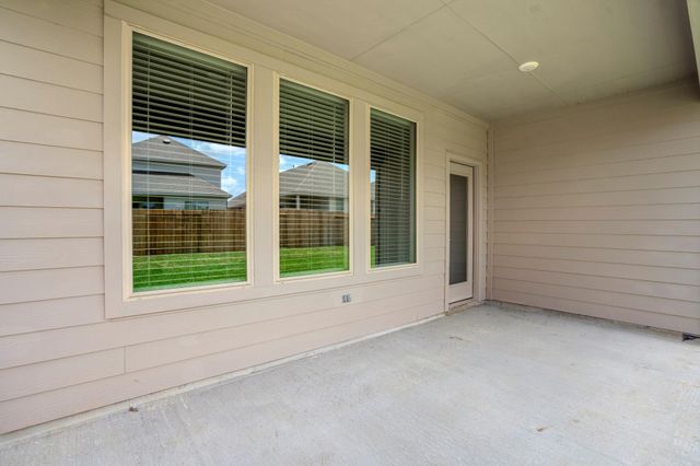 922 Youth Water Road, Montgomery, TX 77316