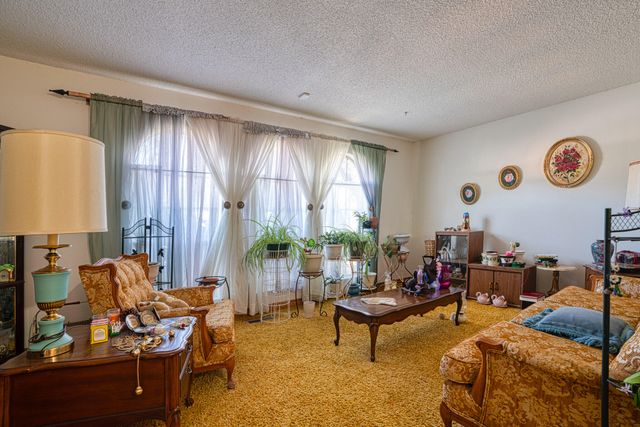 1701 Chelwood Park Boulevard NE, Albuquerque, NM 87112