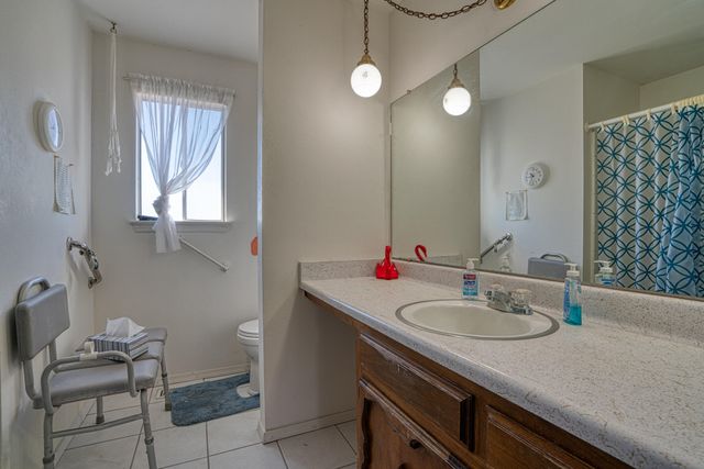 1701 Chelwood Park Boulevard NE, Albuquerque, NM 87112