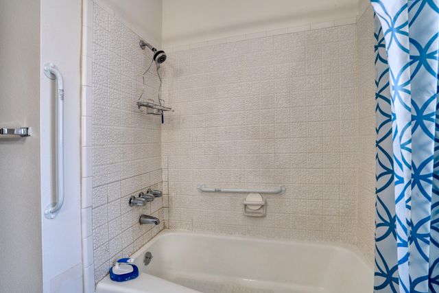 1701 Chelwood Park Boulevard NE, Albuquerque, NM 87112