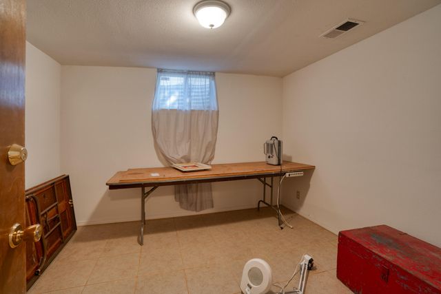 1701 Chelwood Park Boulevard NE, Albuquerque, NM 87112