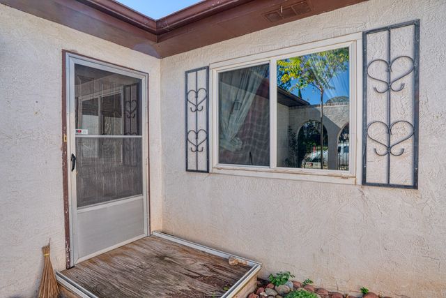 1701 Chelwood Park Boulevard NE, Albuquerque, NM 87112