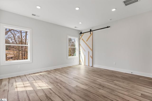 649 Canterbury Road, Piedmont, SC 29673