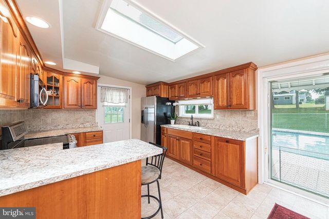 39 ROSSITER AVE, Phoenixville, PA 19460