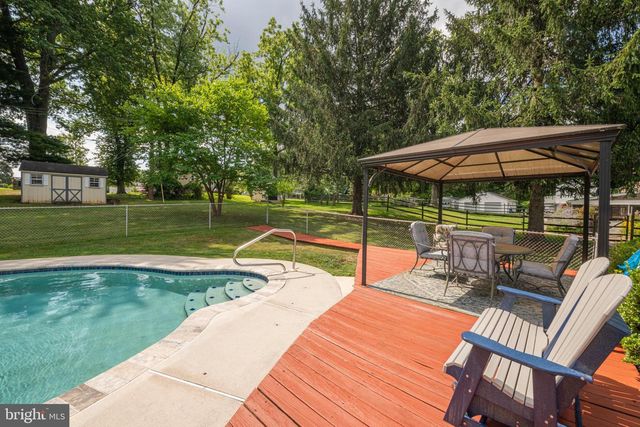 39 ROSSITER AVE, Phoenixville, PA 19460