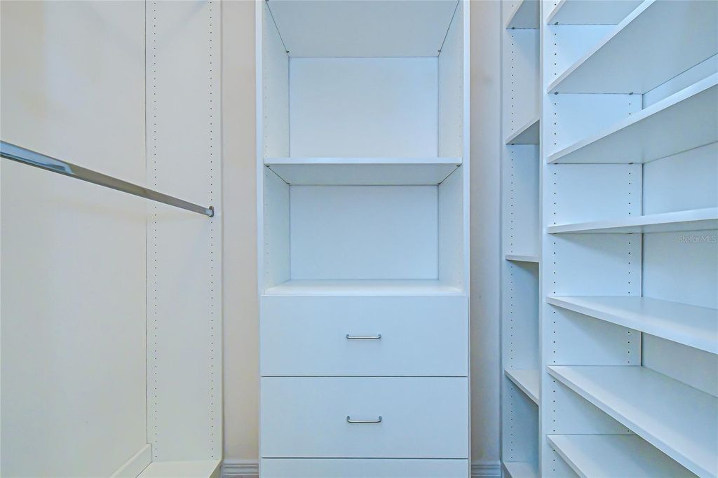 Image 16 of property listing at 10434 SCENIC HOLLOW DRIVE, Riverview, FL 33578