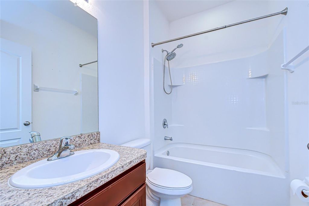 Image 20 of property listing at 10434 SCENIC HOLLOW DRIVE, Riverview, FL 33578