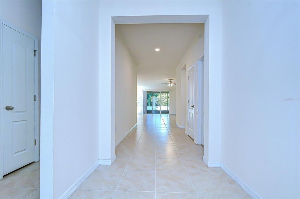 Image 5 of property listing at 10434 SCENIC HOLLOW DRIVE, Riverview, FL 33578