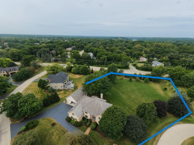 28278 Gray Barn Lane, Lake Barrington, IL 60010