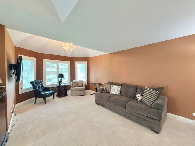 28278 Gray Barn Lane, Lake Barrington, IL 60010