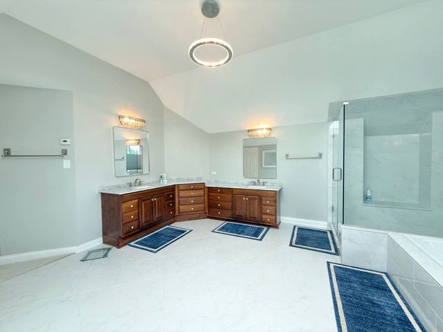 28278 Gray Barn Lane, Lake Barrington, IL 60010