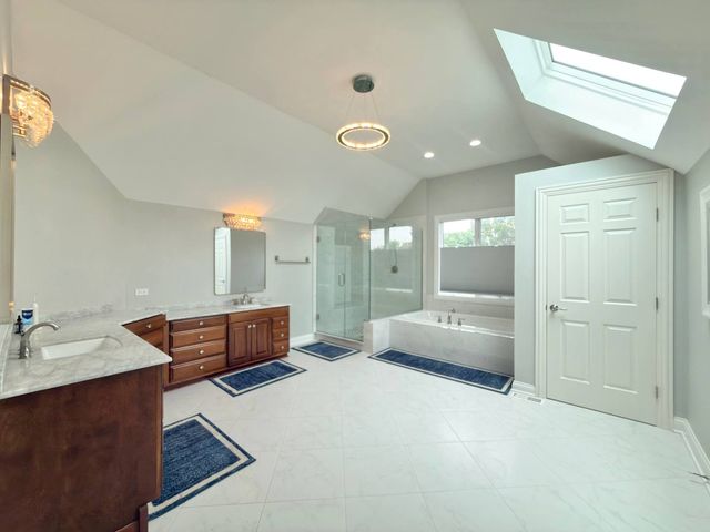 28278 Gray Barn Lane, Lake Barrington, IL 60010