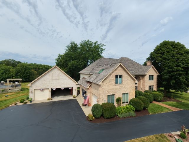 28278 Gray Barn Lane, Lake Barrington, IL 60010