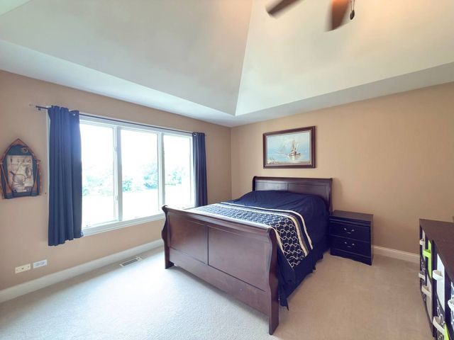 28278 Gray Barn Lane, Lake Barrington, IL 60010