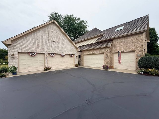 28278 Gray Barn Lane, Lake Barrington, IL 60010