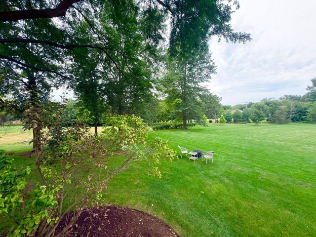 28278 Gray Barn Lane, Lake Barrington, IL 60010
