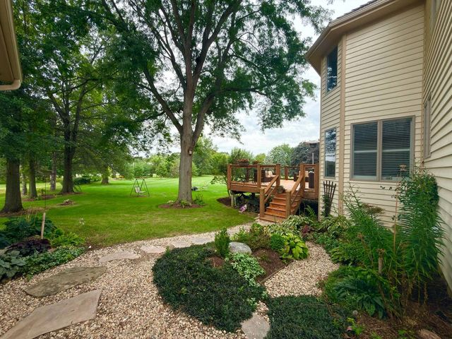 28278 Gray Barn Lane, Lake Barrington, IL 60010