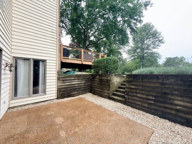 28278 Gray Barn Lane, Lake Barrington, IL 60010