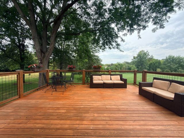 28278 Gray Barn Lane, Lake Barrington, IL 60010
