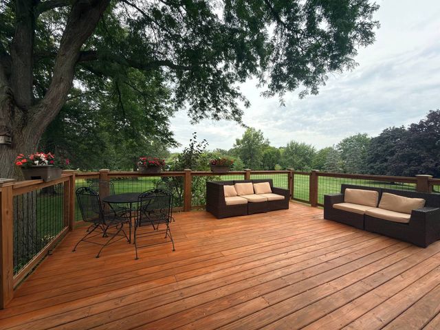 28278 Gray Barn Lane, Lake Barrington, IL 60010