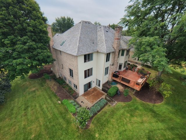 28278 Gray Barn Lane, Lake Barrington, IL 60010