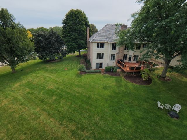28278 Gray Barn Lane, Lake Barrington, IL 60010