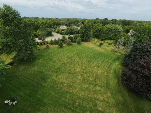 28278 Gray Barn Lane, Lake Barrington, IL 60010