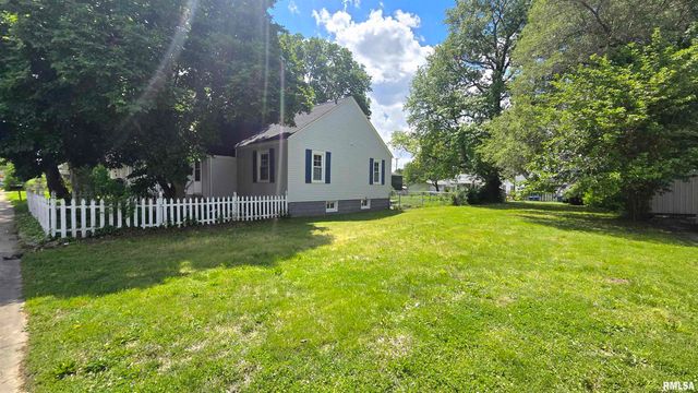 1907 N 10TH Street, Springfield, IL 62702