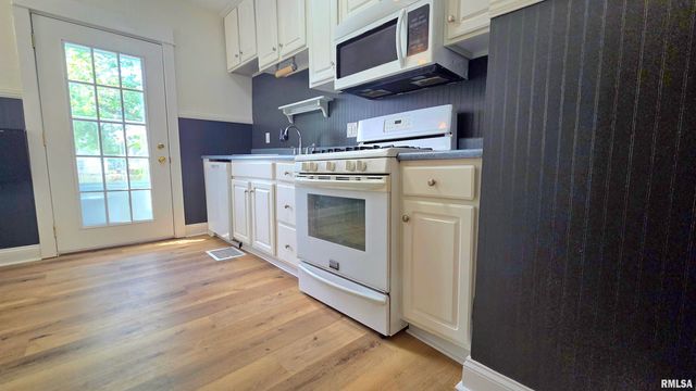 1907 N 10TH Street, Springfield, IL 62702