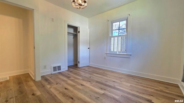 1907 N 10TH Street, Springfield, IL 62702