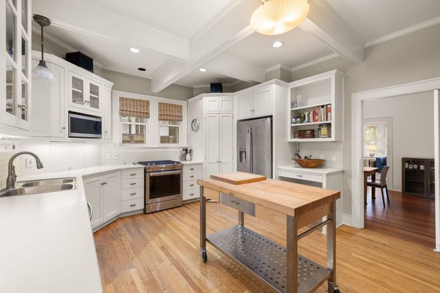 105 Laurel LN, Austin, TX 78705