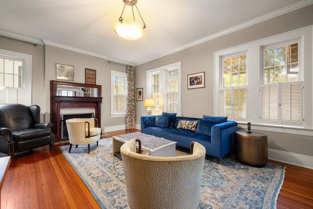 105 Laurel LN, Austin, TX 78705