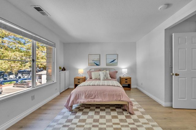 1654 Parkview Green Circle, San Jose, CA 95131