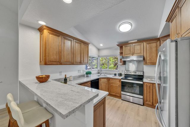 1654 Parkview Green Circle, San Jose, CA 95131