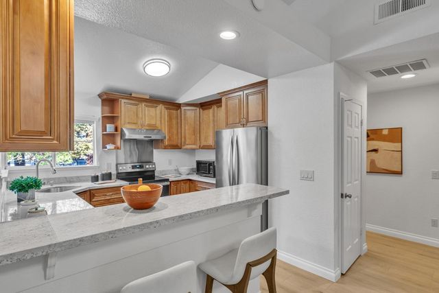 1654 Parkview Green Circle, San Jose, CA 95131