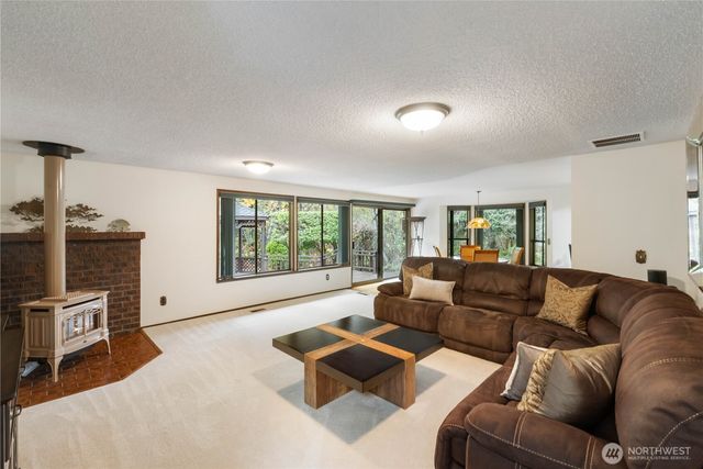 36607 9th Avenue SW, Federal Way, WA 98023