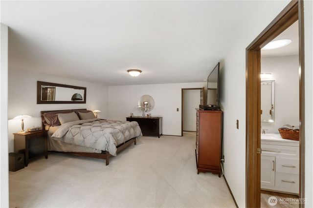 36607 9th Avenue SW, Federal Way, WA 98023