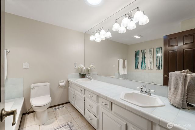 36607 9th Avenue SW, Federal Way, WA 98023