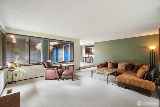 36607 9th Avenue SW, Federal Way, WA 98023