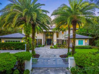 6831 SW 106th St, Pinecrest, FL 33156