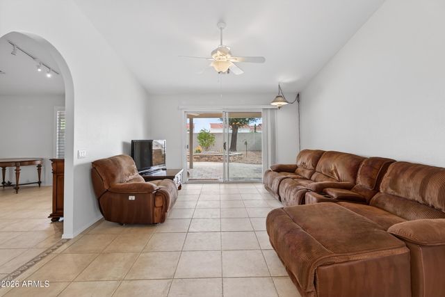 24939 S LAKEWOOD Drive, Sun Lakes, AZ 85248