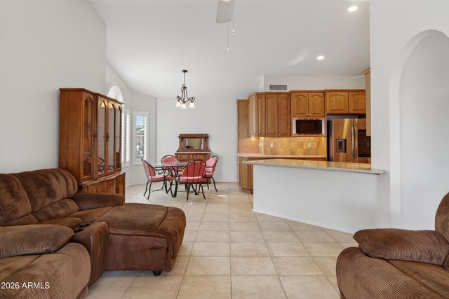 24939 S LAKEWOOD Drive, Sun Lakes, AZ 85248