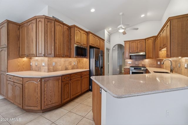 24939 S LAKEWOOD Drive, Sun Lakes, AZ 85248