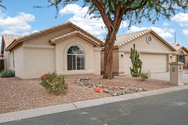 24939 S LAKEWOOD Drive, Sun Lakes, AZ 85248