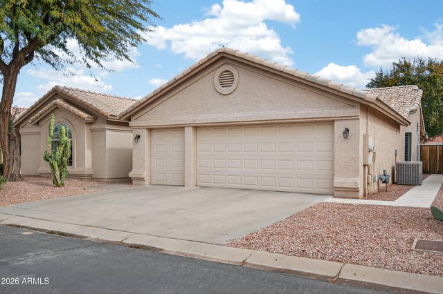 24939 S LAKEWOOD Drive, Sun Lakes, AZ 85248