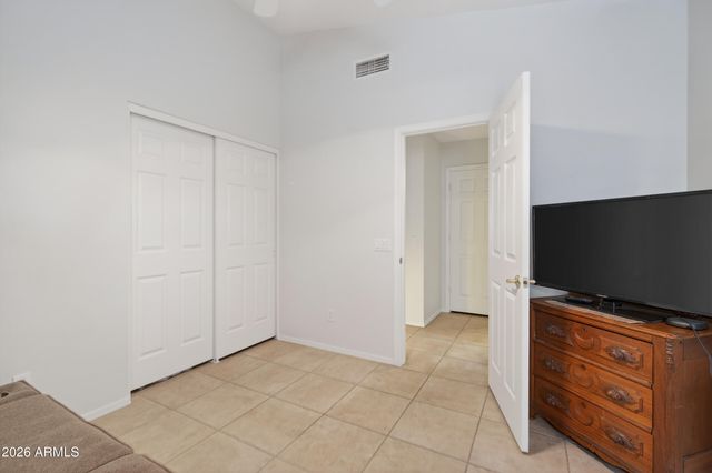 24939 S LAKEWOOD Drive, Sun Lakes, AZ 85248